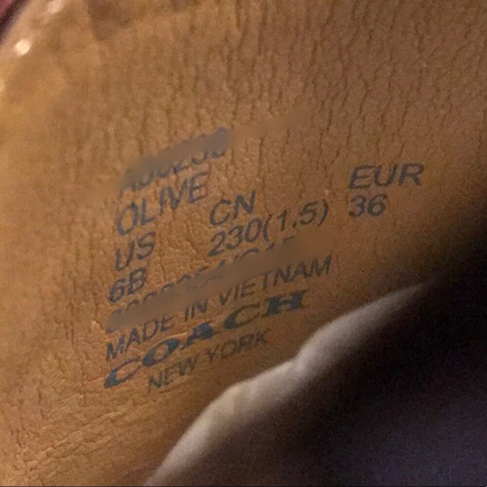 A16). Brand New Coach Olive Metallic Cherry Smooth Patent Pearl Loafers - Picture 7 of 8